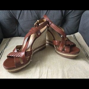 Antonio Melani super cute wedges!